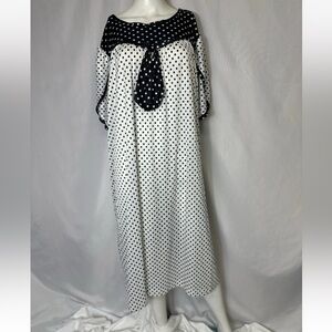 VINTAGE ROMANS BRAND SIZE LARGE/XL HOUSE GOWN Black & White Polka Dot